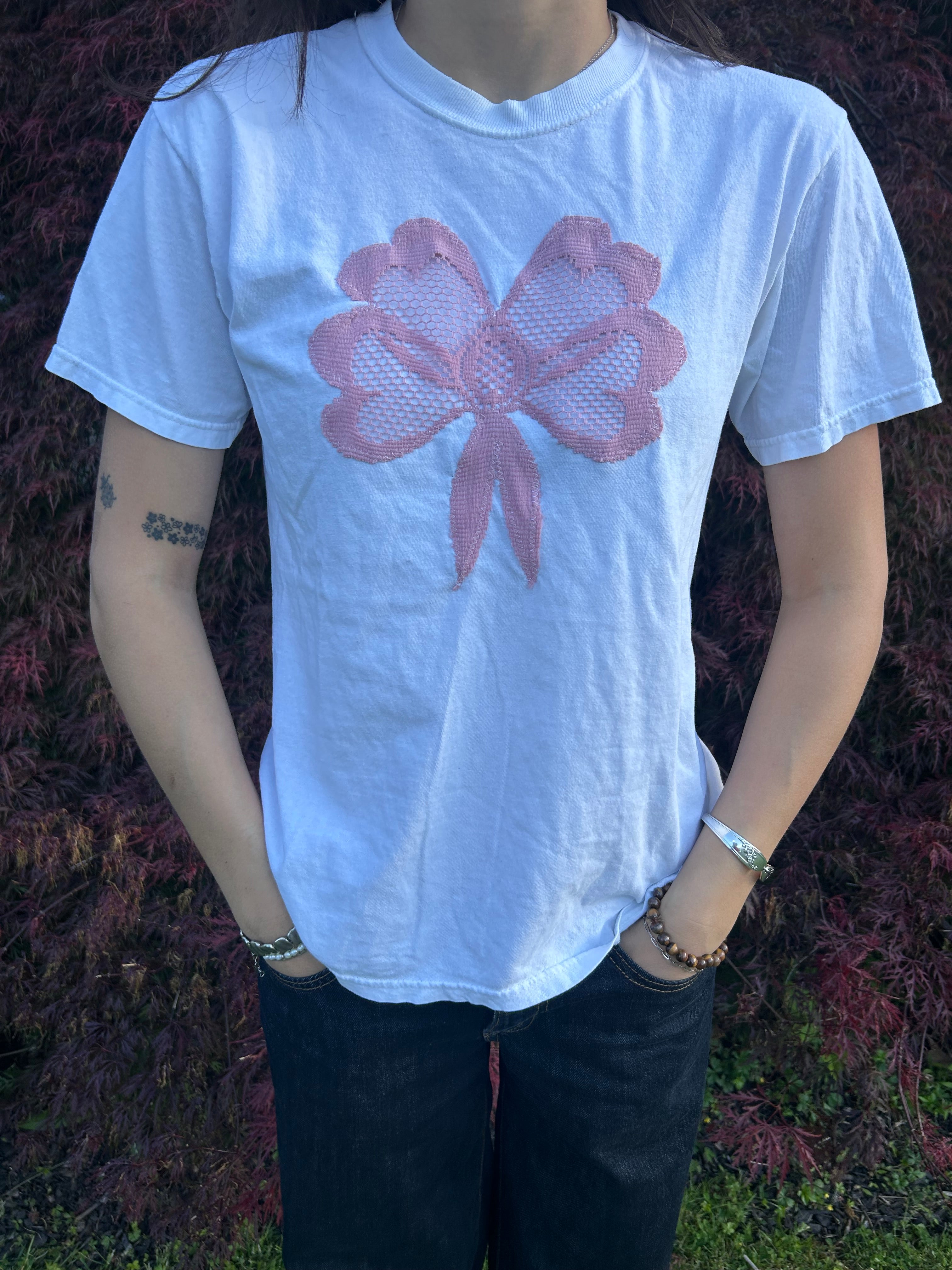 Pink bow tee 🎀