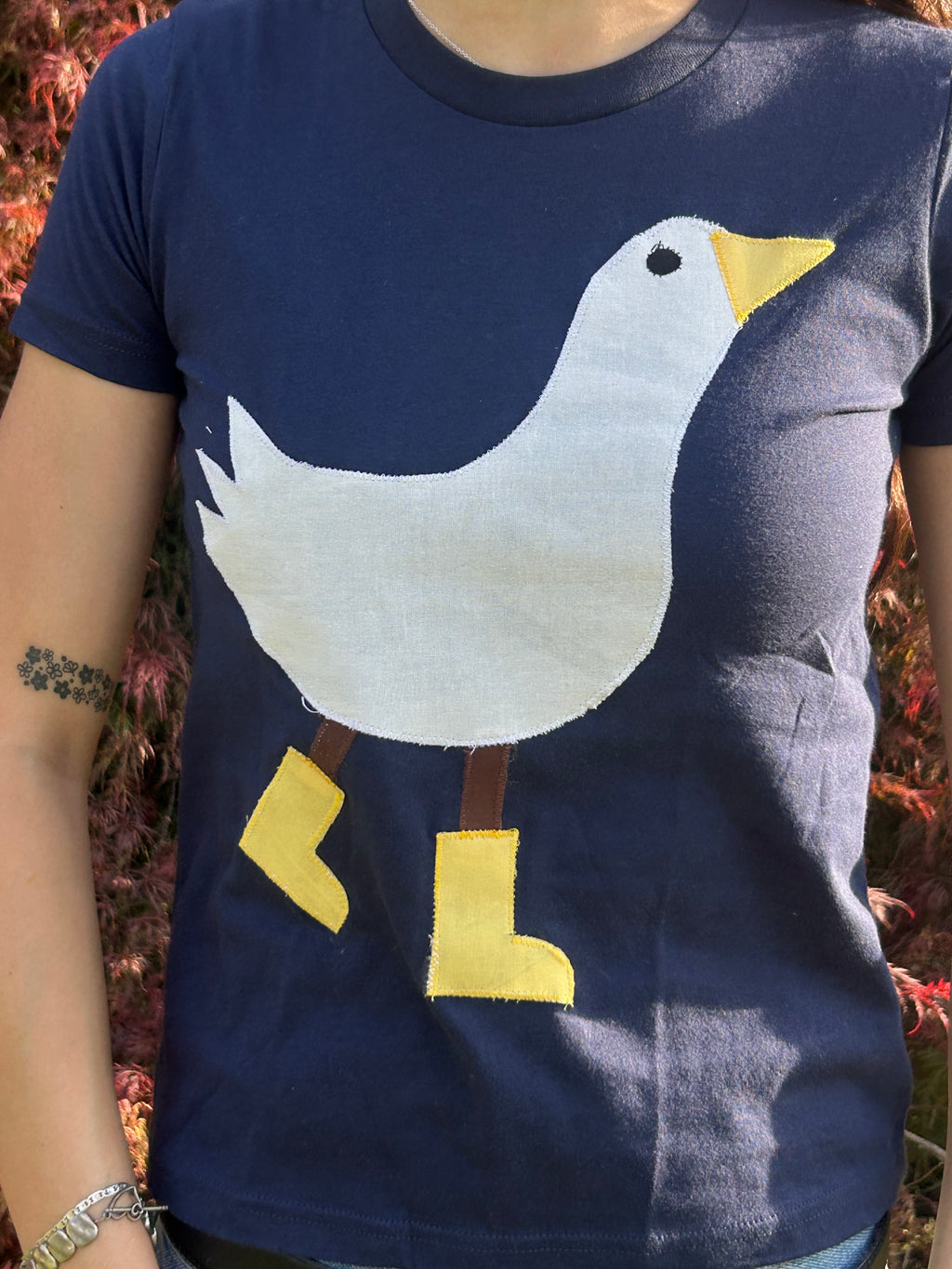 Goose in boots tee 🪿