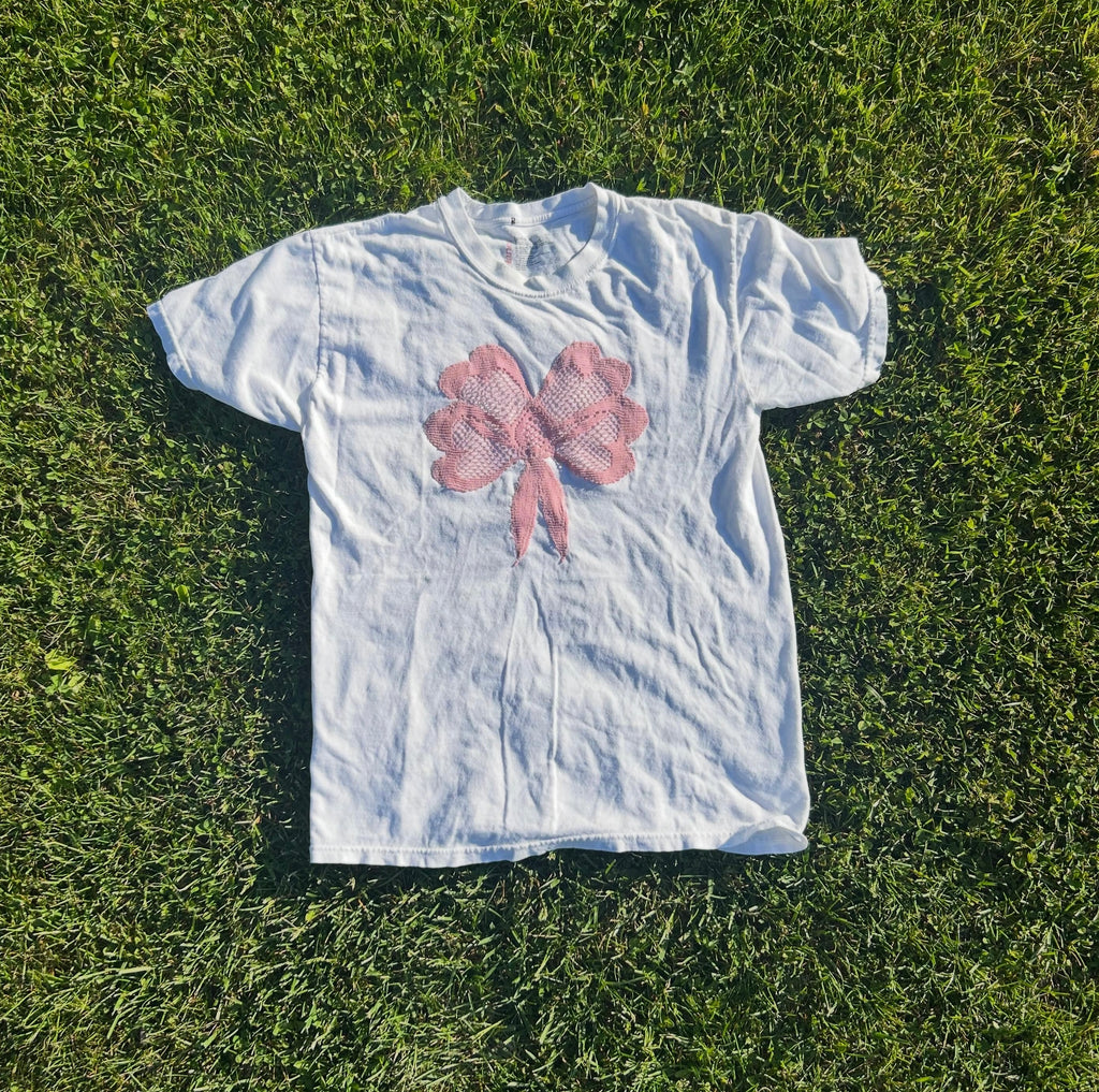Pink bow tee 🎀