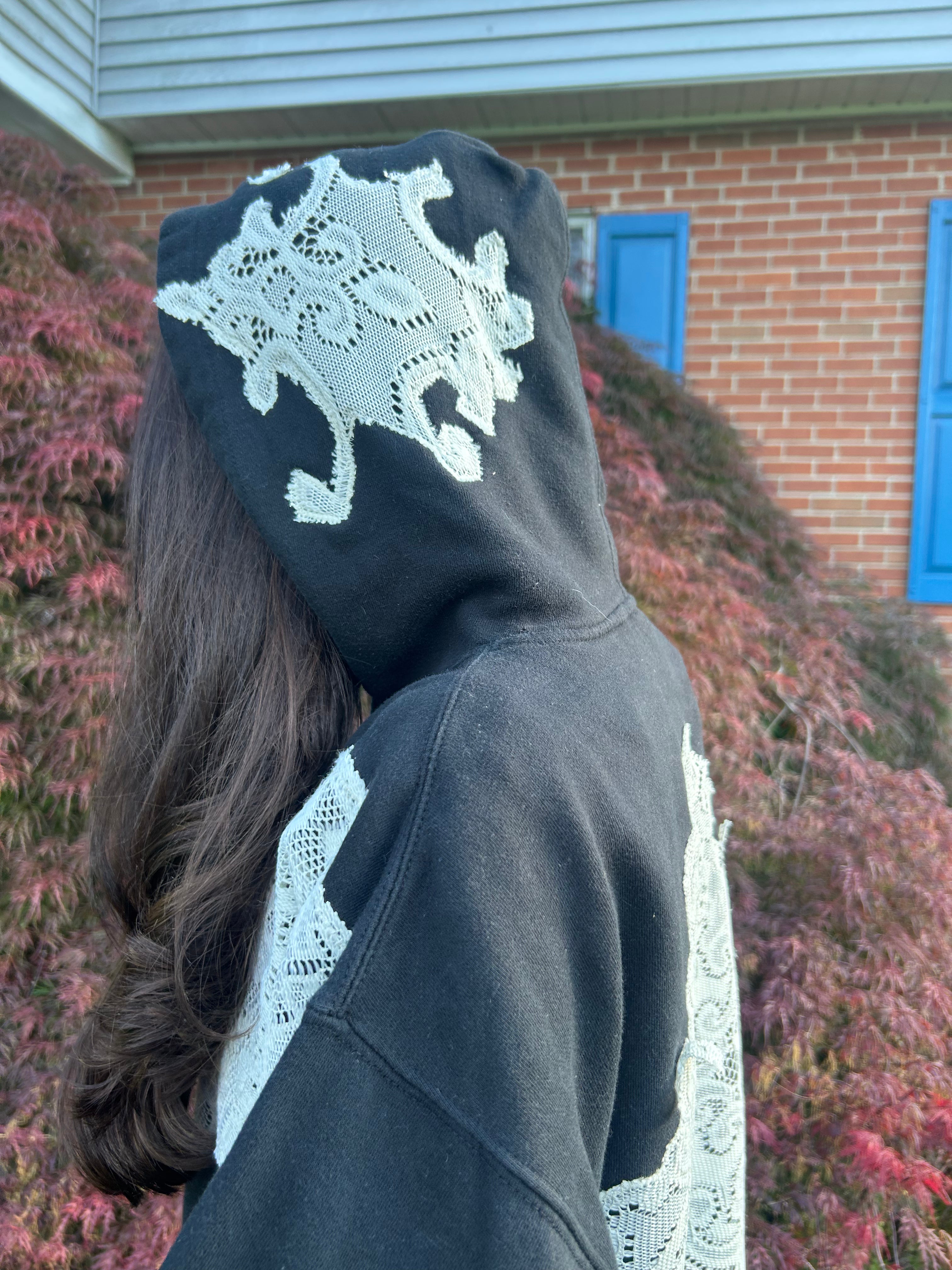 Black lace hoodie 🎱🤍
