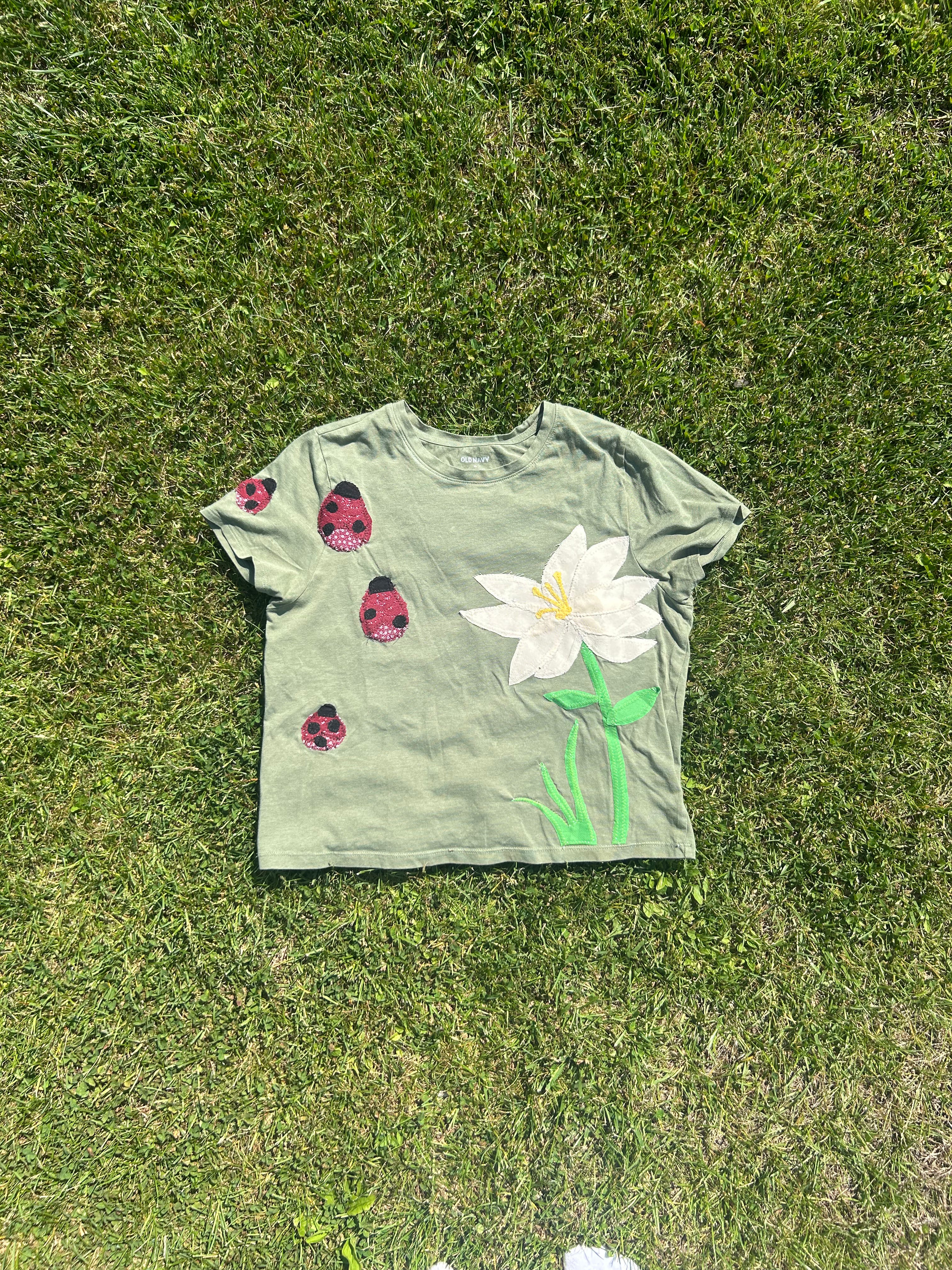 Lady bug cropped tee 🐞